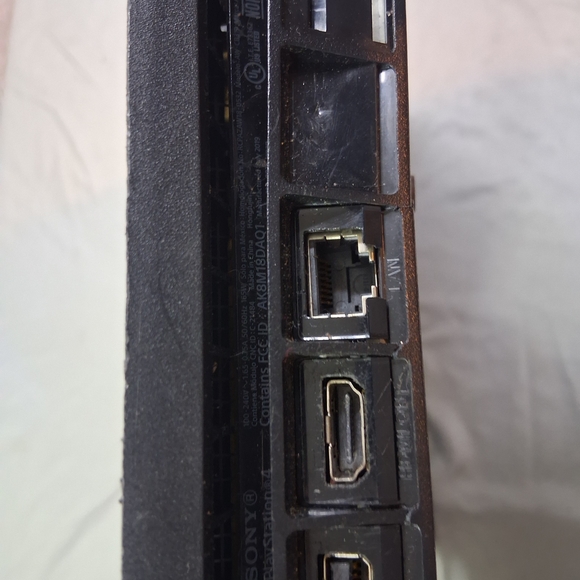 PS4 Black Gaming Console - Picture 10 of 14